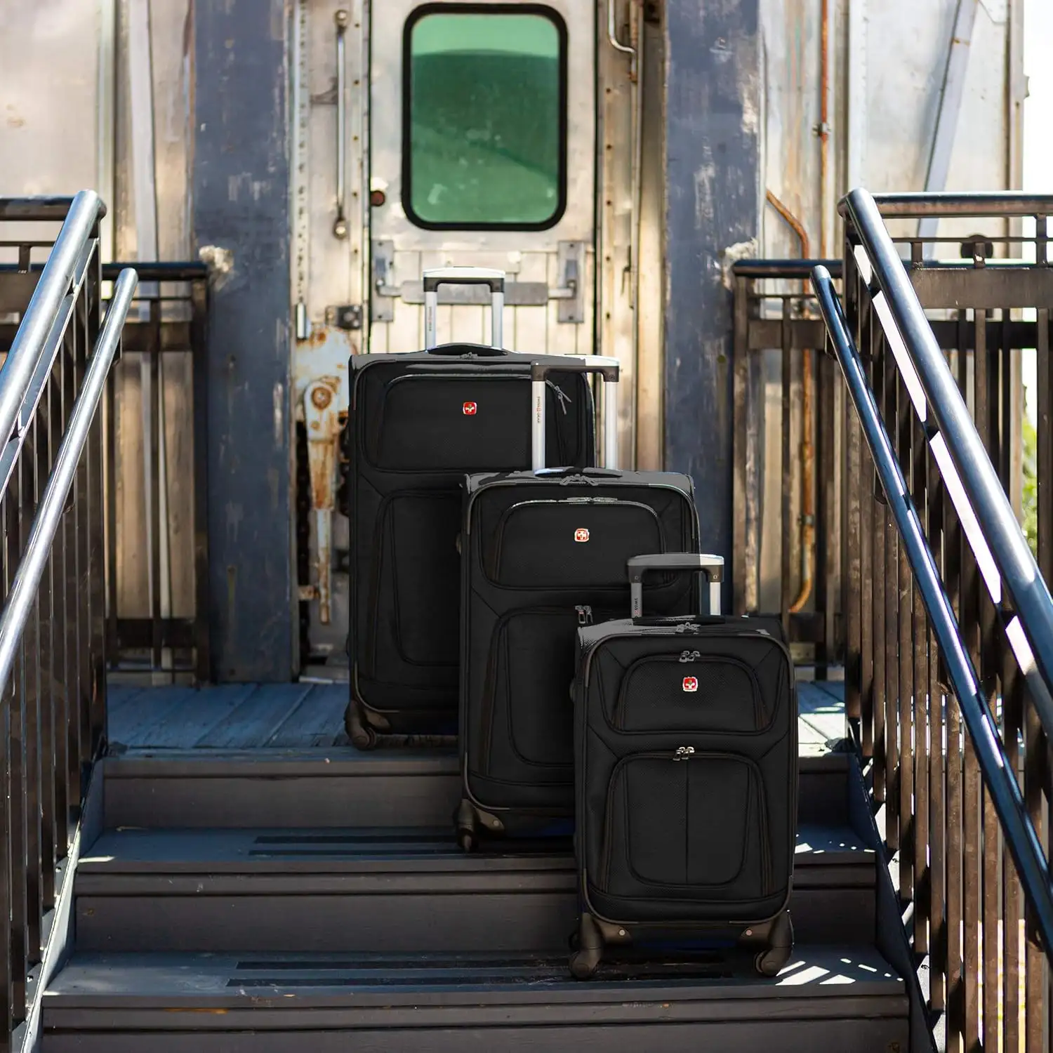 SwissGear Sion Softside Expandable Luggage, Black, Carry-On 21-Inch - 91Kx7LCfYYL._AC_SL1500_